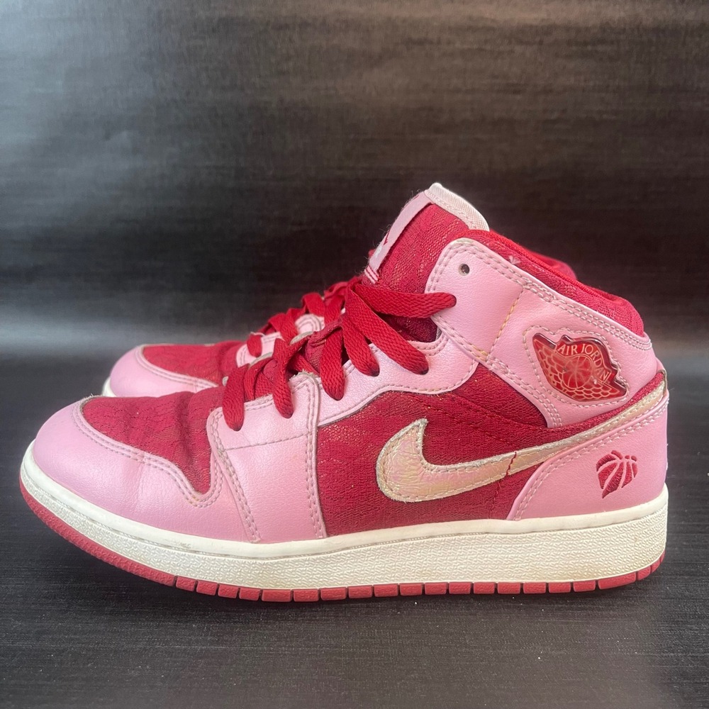 Nike Air Jordan 1 Mid Kids 4.5Y Valentines Day Heart Pink Red Basketball Shoes